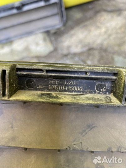 Решетка вентиляционная Hyundai Solaris 1.6 MT