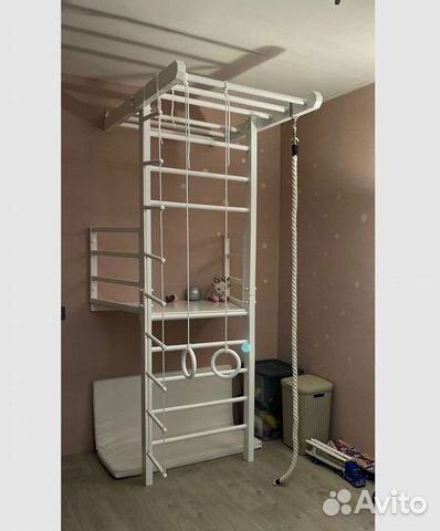 Шведская стенка с площадкой для игр