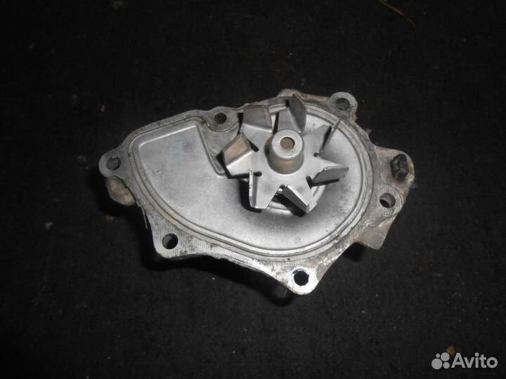 Насос водяной (помпа) Toyota Voxy AZR60(01-07)