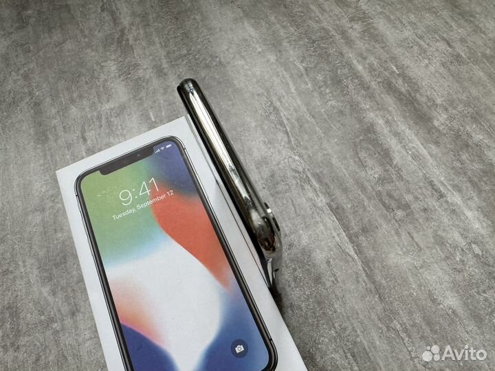 iPhone X, 64 ГБ