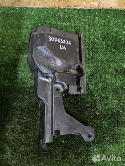 Воздуховод радиатора нижний левый Volvo XC70 08-16