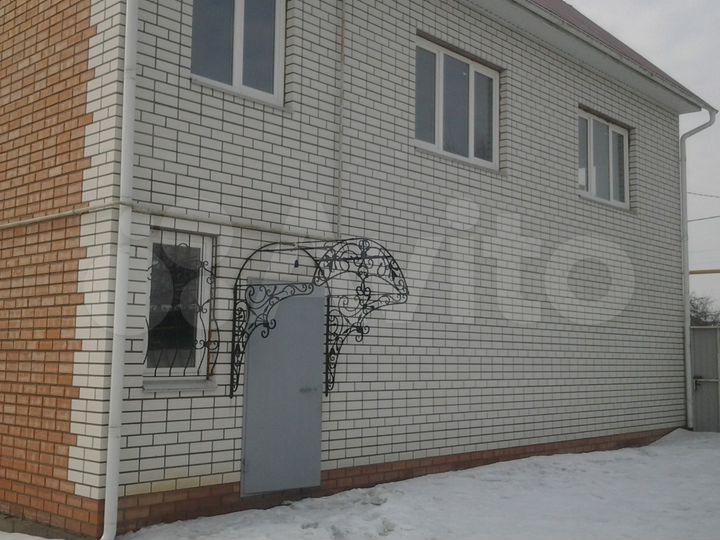 Дом 200 м² на участке 8,5 сот.