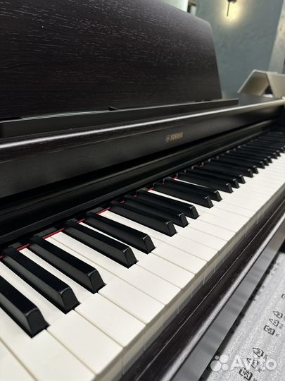 Yamaha YDP-165 Цифровое пианино с банкеткой