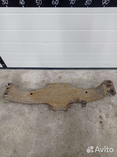 Балка подвески задняя Mazda 323 BJ 0