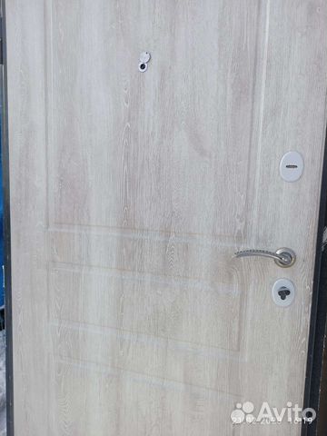 Дверь входная теплая, тяжелая