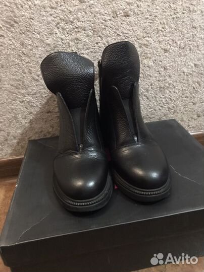 Ботинки женские