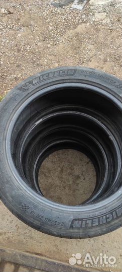 Michelin Pilot Sport 4 245/45 R18 ZR