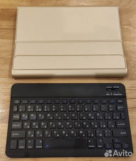Чехол клавиатура на iPad 9.7