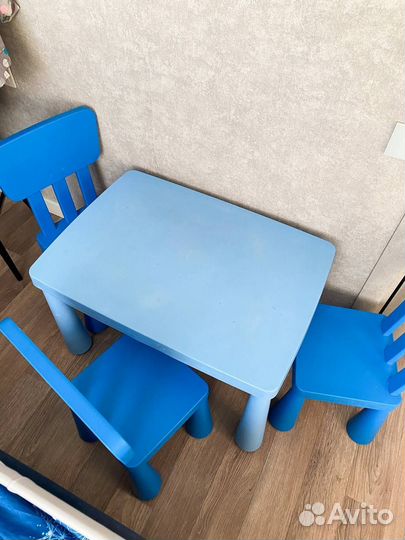 Стол и три стула IKEA mammut