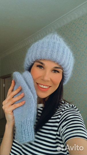 Мохеровая шапка и варежки