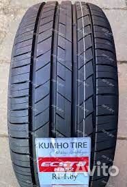 Kumho Ecsta HS52 215/45 R16 90V