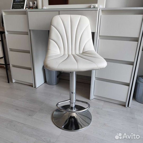 Стул для визажиста бровиста