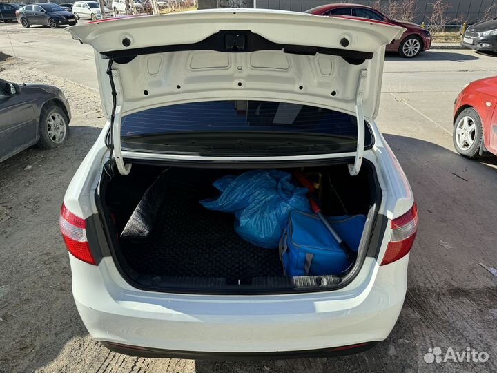 Kia Rio 1.4 AT, 2012, 137 000 км