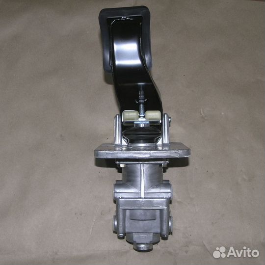 Кран тормозной двухсекционный 64221-3514108 (см)