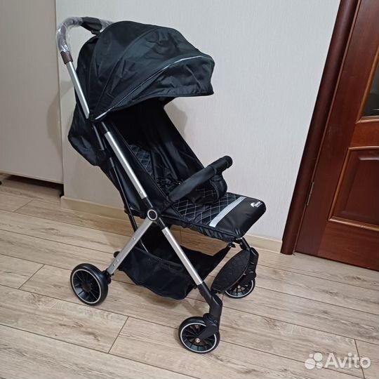 Прогулочная коляска новая