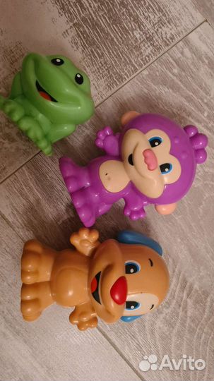 Паровозик fisher price