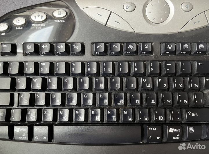 Беспроводная клавиатура Logitech canada 210