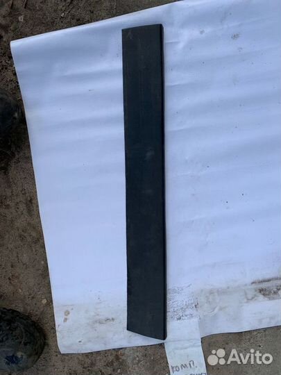 Молдинг двери задней правой Volkswagen Passat B5