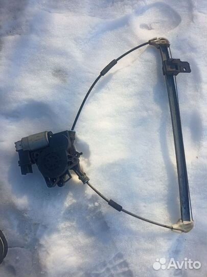 Стеклоподемник задний правый Mazda 6 GG 2002-2007