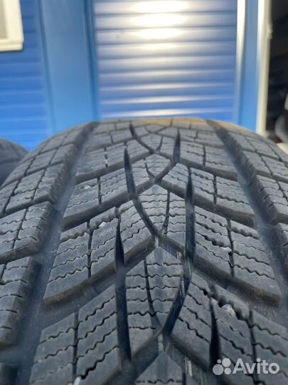 Goodyear UltraGrip Performance+ SUV 215/60 R17 96H