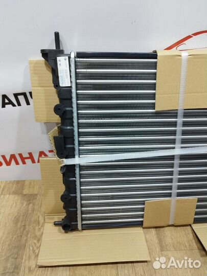 Радиатор охлаждения Renault Logan 1 2004-2009