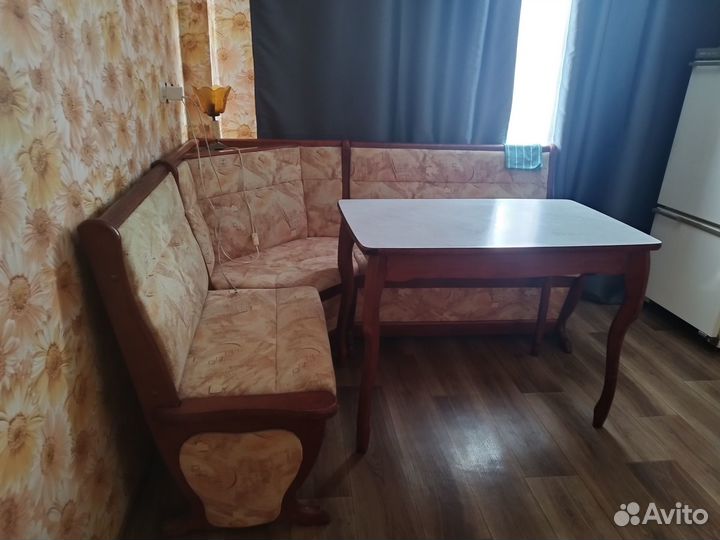 Кухонный уголок бу 4000
