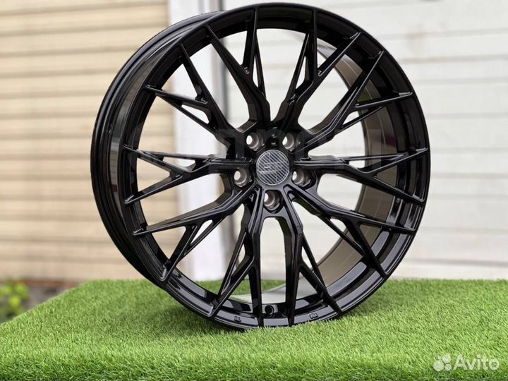 Диски литые 305 Forged Gloss Black R20 5x112