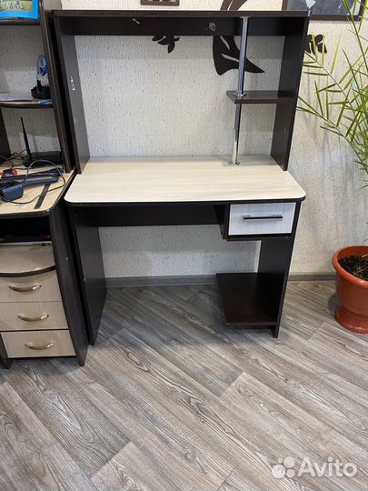 Письменный стол для школьника