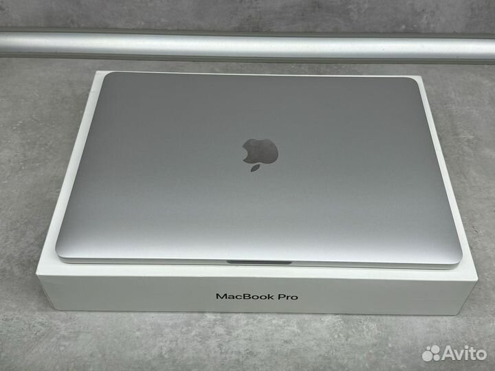 MacBook Pro 13 2017 128гб отличное состояние