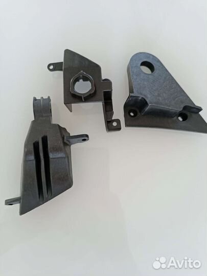 Крепления правой фары mercedes w212