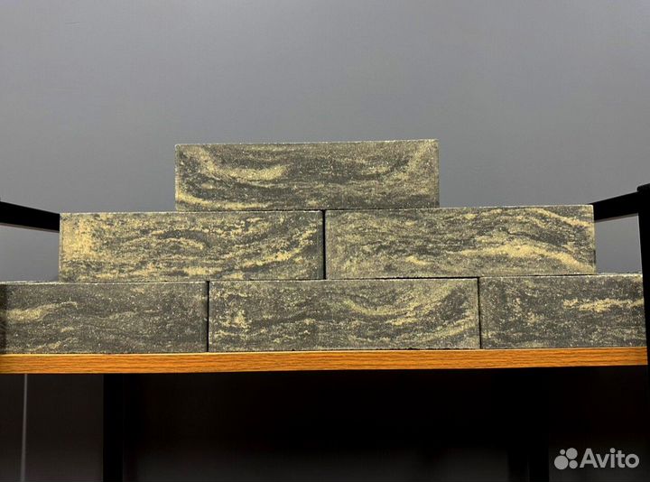 Кирпич облицовочный двухцветный