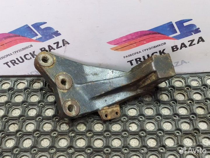 Кронштейн двигателя передний левый Iveco Stralis