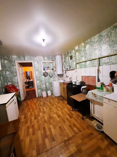 Комната 12,4 м² в 5-к., 2/5 эт.