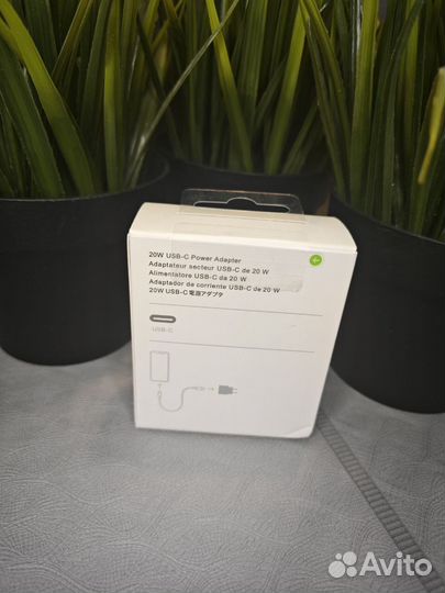 Apple USB-C 20W Power Adapter блок питания
