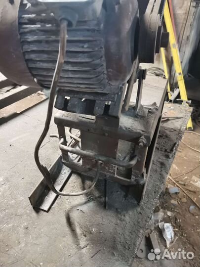 Абразивно отрезной станок