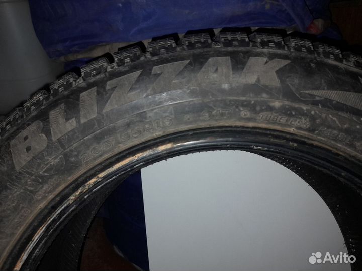 Bridgestone Blizzak Spike-02 205/55 R16