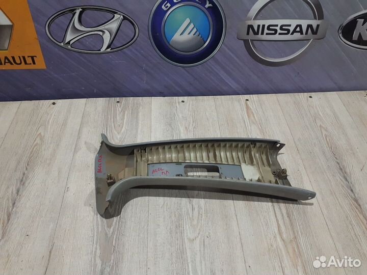 Обшивка средней стойки накладка ремня безопасности