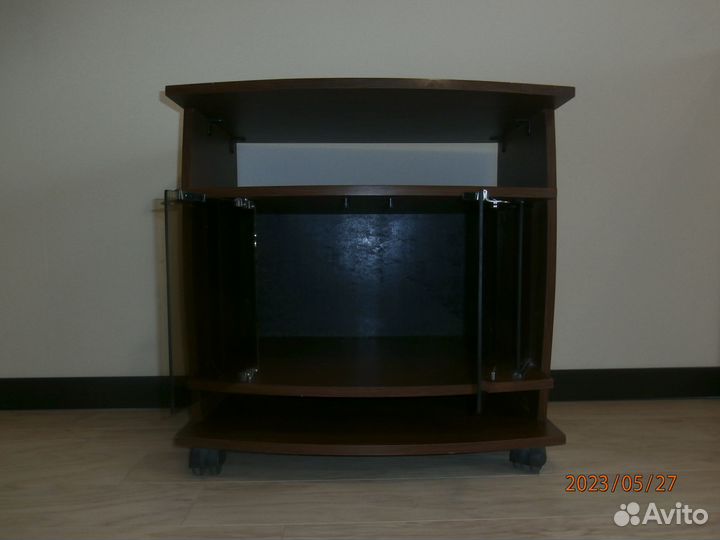 Тумба на калесиках