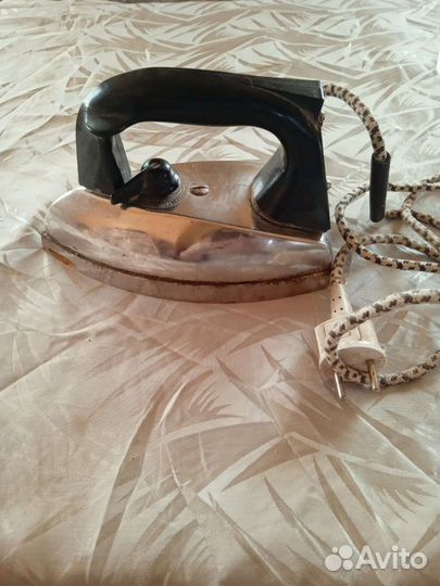 Утюг старинный