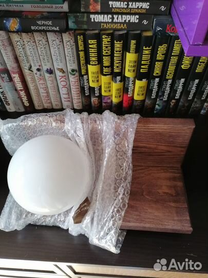 Светильник настенный с полочкой