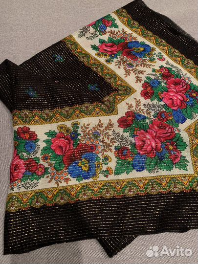 Платок с люрексом