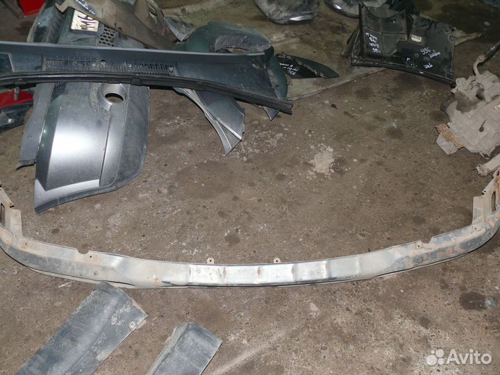 Усилитель бампера Chevrolet Niva 2005 г