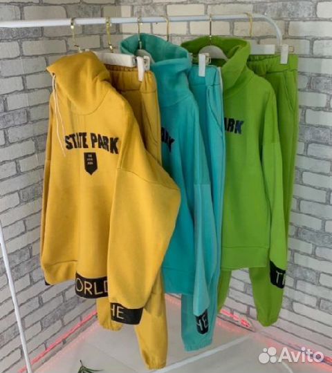 Костюм спортивный