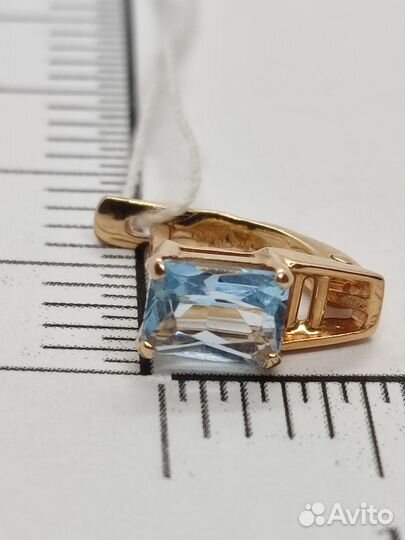 Серьги с синтетическим камнем Золото