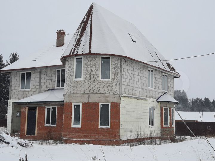 Дом 330 м² на участке 18 сот.