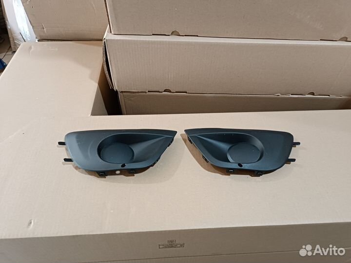 Заглушки птф переднего бампера Лада гранта лифтбек