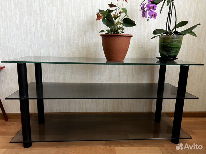 Стеклянная тумба под тв