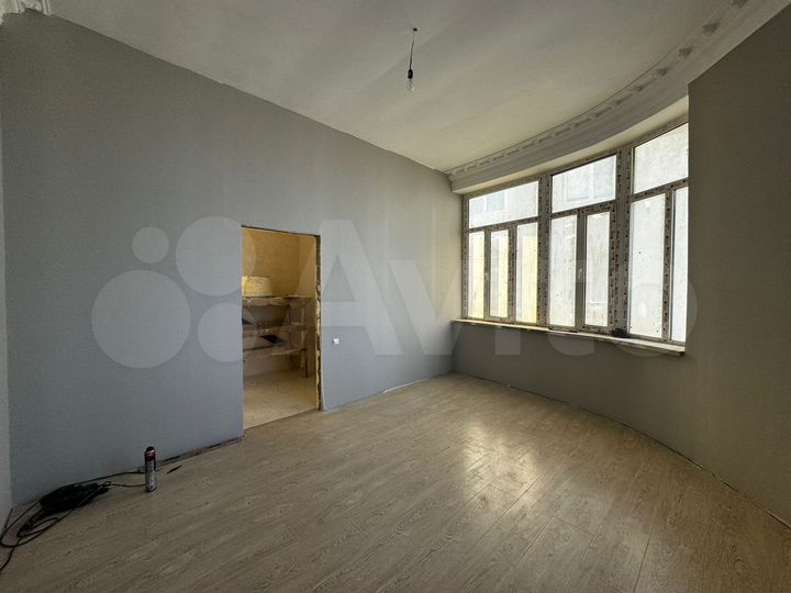 2-к. квартира, 58 м², 2/4 эт.