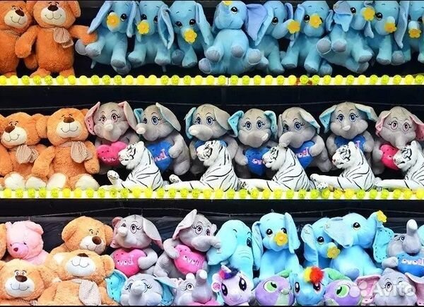 Островок-магазин детских игрушек в крупном трк