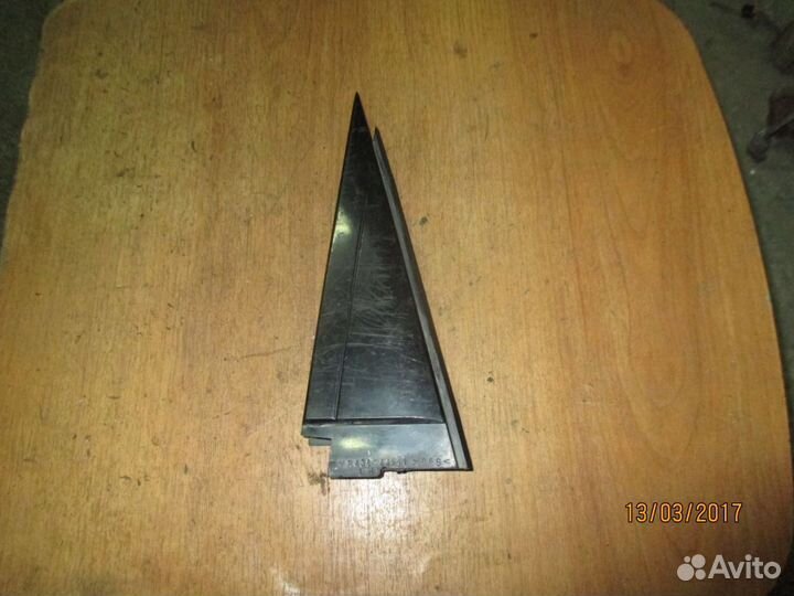 Уголок наружный двери задней левой Mirage Dingo